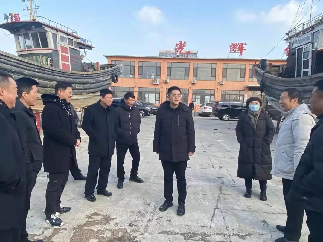 袁世君调研渔业安全生产码头项目建设人居环境整治乡村
