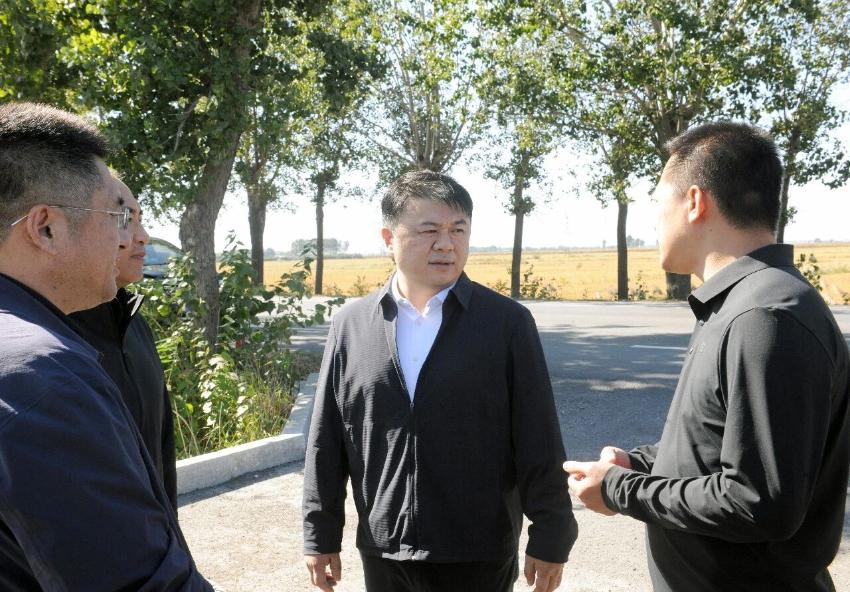 曹阳到盖州市调研秋收工作